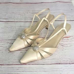 Karen Scott Beige Satin Kitten Heels Size 7.5